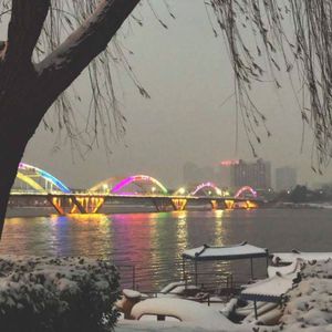 美女想玩逼逼下载视频
